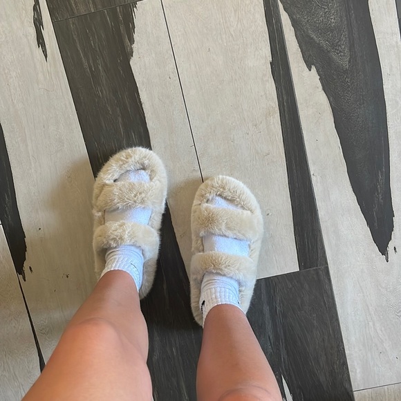 Fuzzy slides - Picture 3 of 3